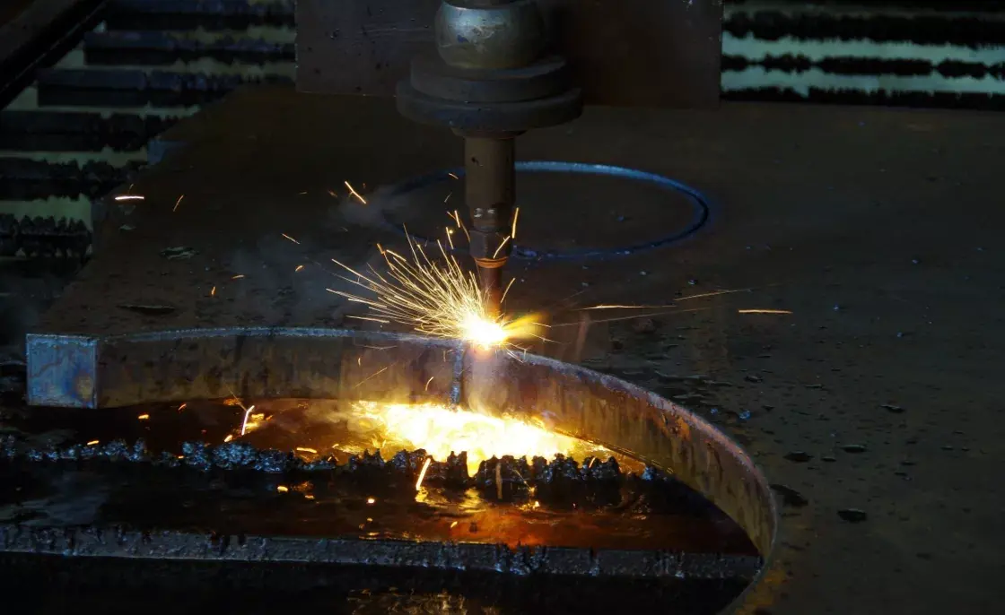 maszyna przecinająca metal